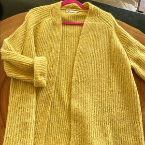 Almost new💛 Zara Fuzzy & Soft Mustard Yellow Cardigan S